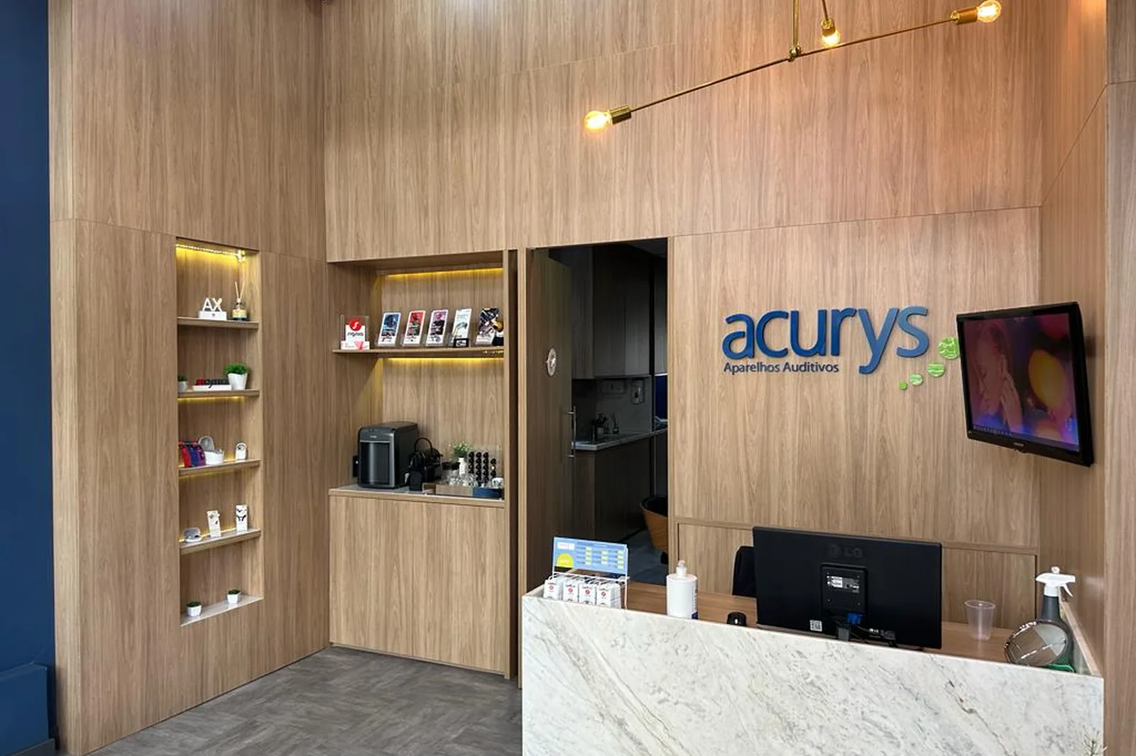 Interior da unidade Acurys de Botucatu — recepção