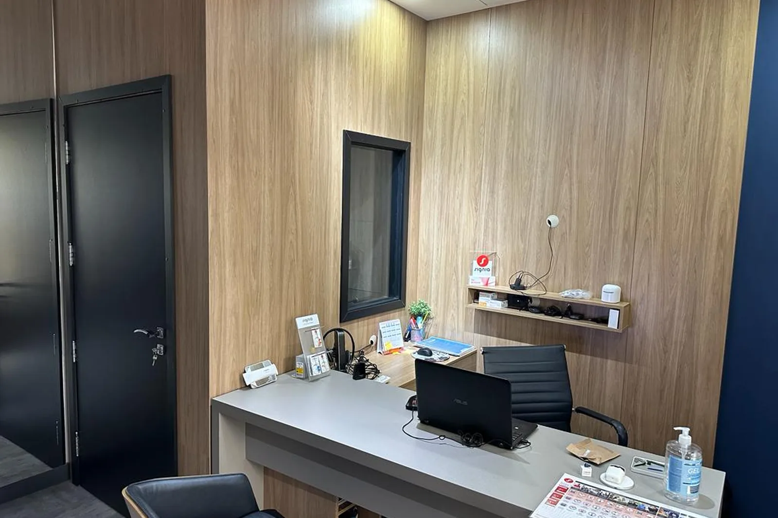 Interior da unidade Acurys de Botucatu — sala de atendimento
